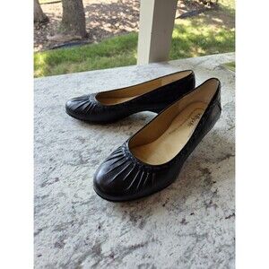 Softspots Black Leather Cuban Heel Pump Sz 9.5 Wide Round Toe Whimsigoth